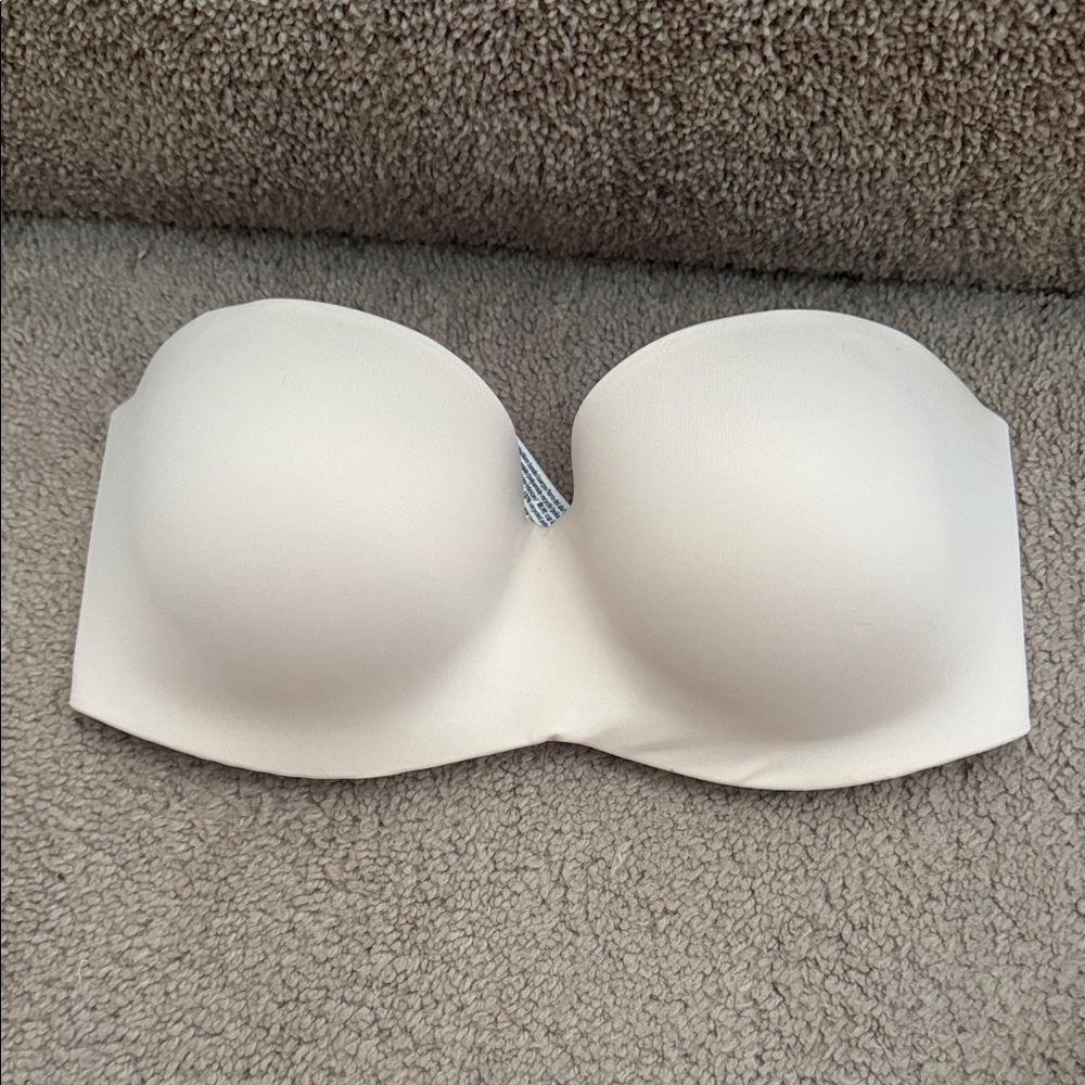 Pink wear everywhere push-up Strapless Beige/Nude VS Pink Bra 32DD